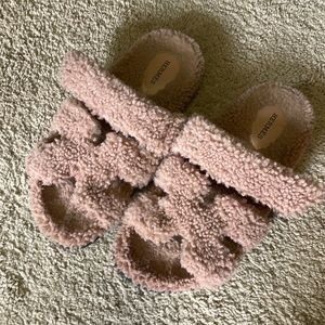 Hermes Shearling Chypre sandals
